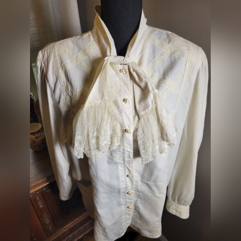 VINTAGE LADY ALEXIS COTTON BLEND VICTORIAN STYLE RUFFLE PUFF SLEEVE BLOUSE